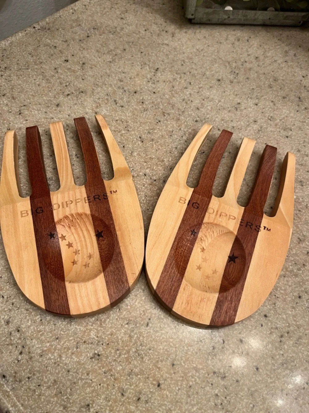 Two-Tone Bamboo Salad Hands - Natural Brown